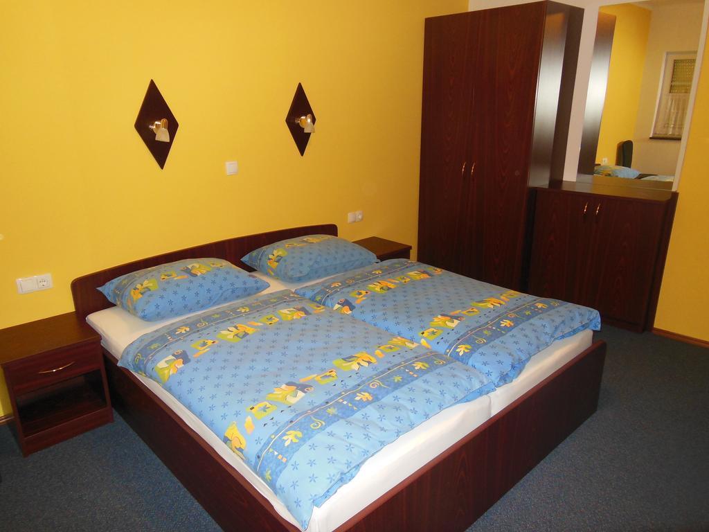 Hotel Pri Belokranjcu Novo Mesto Szoba fotó