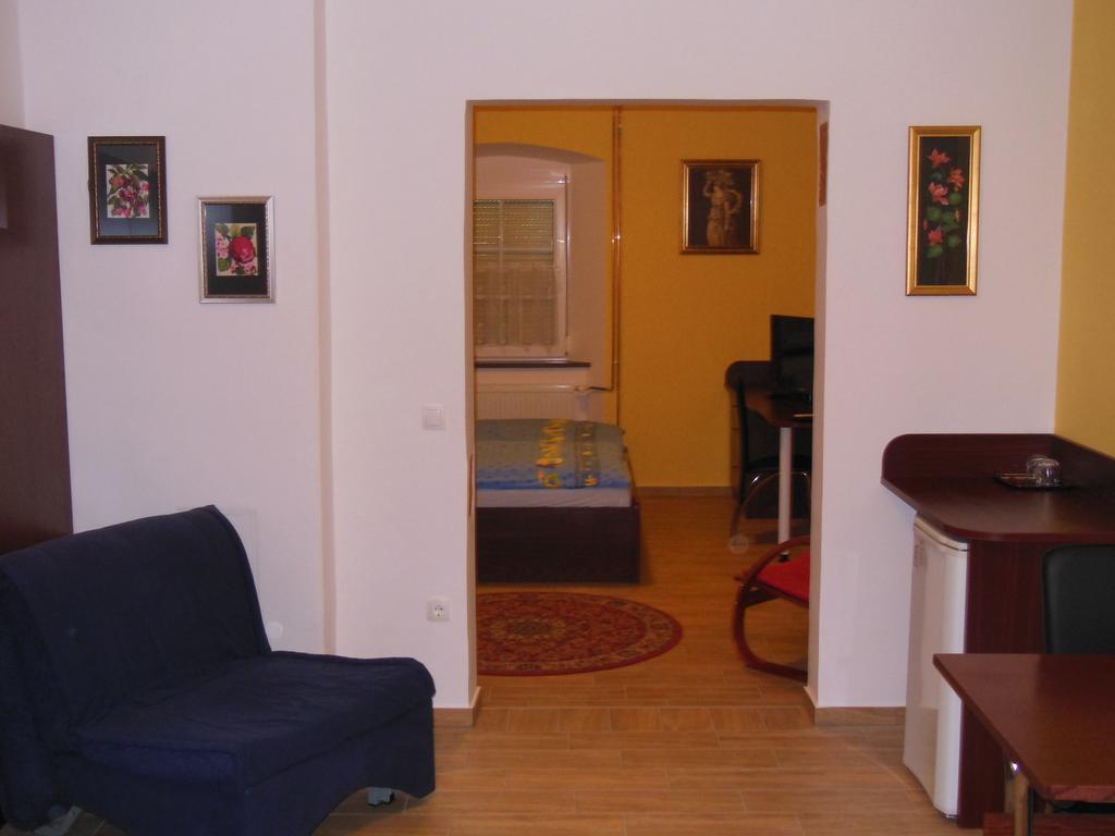 Hotel Pri Belokranjcu Novo Mesto Kültér fotó