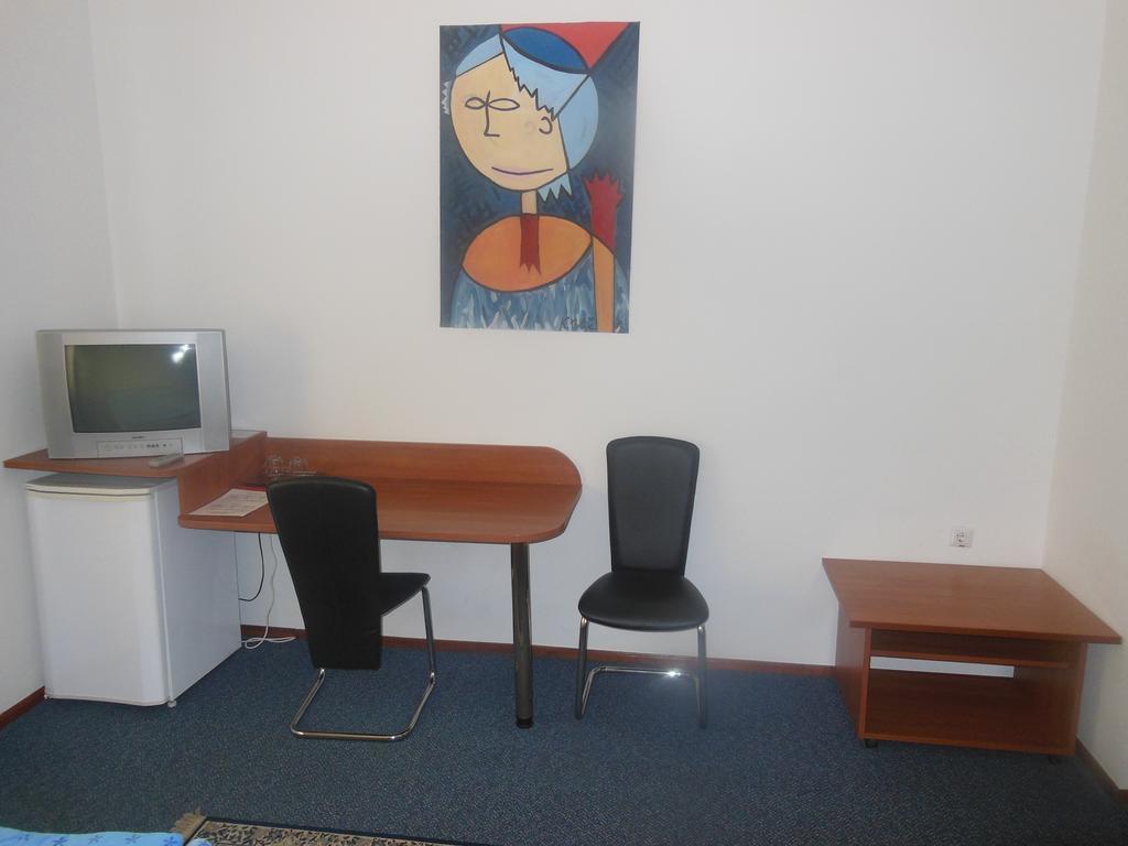 Hotel Pri Belokranjcu Novo Mesto Szoba fotó