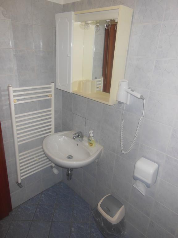 Hotel Pri Belokranjcu Novo Mesto Szoba fotó
