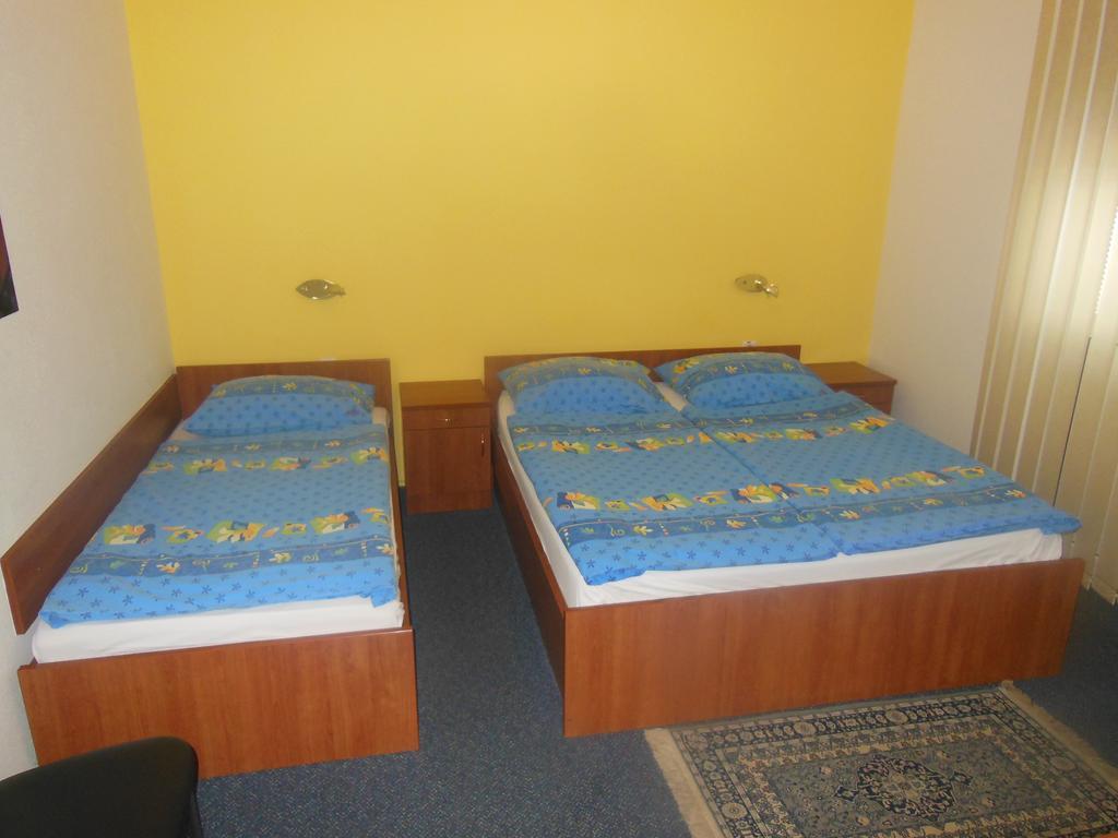 Hotel Pri Belokranjcu Novo Mesto Szoba fotó