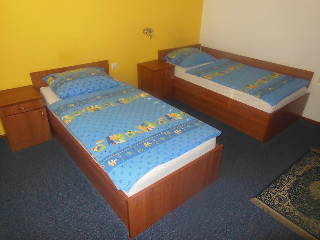 Hotel Pri Belokranjcu Novo Mesto Szoba fotó