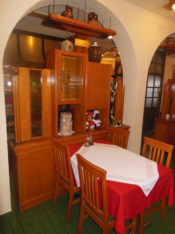 Hotel Pri Belokranjcu Novo Mesto Kültér fotó
