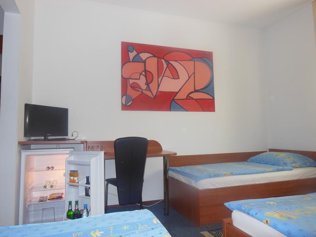 Hotel Pri Belokranjcu Novo Mesto Szoba fotó