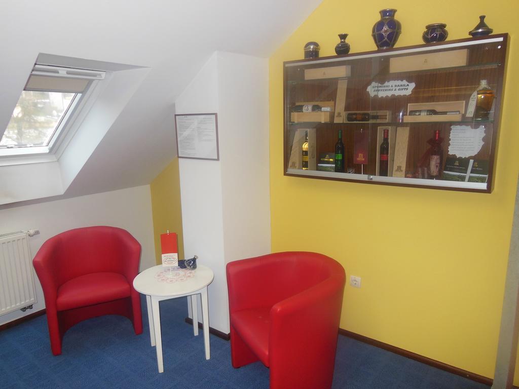 Hotel Pri Belokranjcu Novo Mesto Kültér fotó